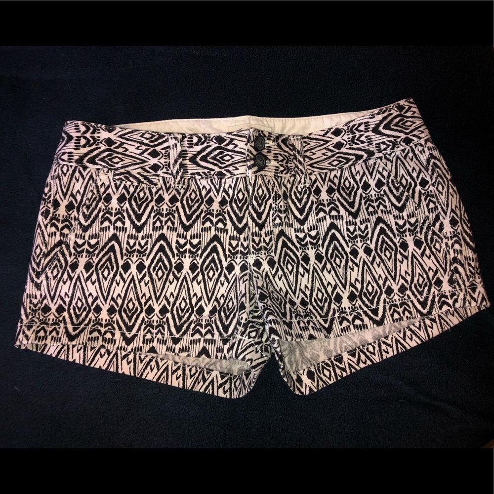 Women’s patterned shorts